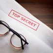 Tajemnica przedsiębiorstwa: jak wzmocnić ochronę firmowych sekretów w umowach z pracownikami