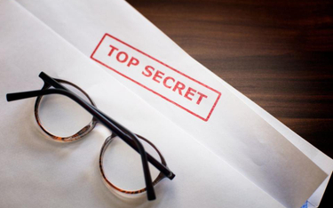 Tajemnica przedsiębiorstwa: jak wzmocnić ochronę firmowych sekretów w umowach z pracownikami