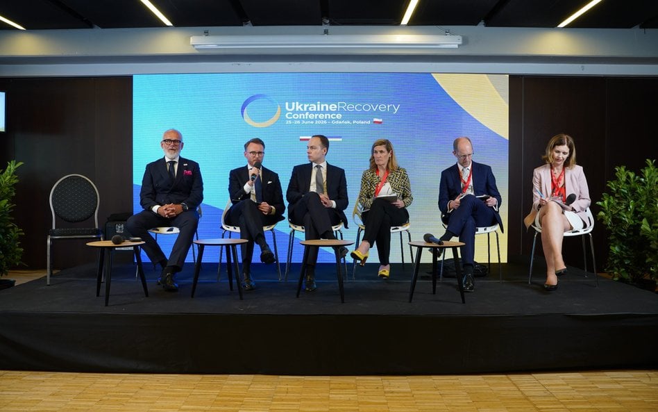 Uczestnicy panelu „Dialog o zrównoważonej energetyce: ramy inwestycyjne, reformy i transformacja ryn