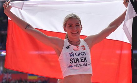 Adrianna Sułek po zdobyciu srebrnego medalu na halowych mistrzostwach świata w lekkiej atletyce w Be