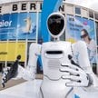 Humanoidalny robot producenta Midea podczas targów IFA Consumer Electronics and Home Appliances w Be