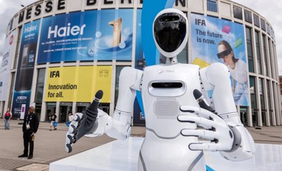 Humanoidalny robot producenta Midea podczas targów IFA Consumer Electronics and Home Appliances w Be