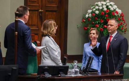 O godzinie 10:00 w sali posiedzeń Sejmu rozpoczęło się uroczyste zaprzysiężenie Prezydenta RP Karola