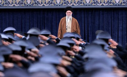 Ajatollah Ali Chamenei podczas spotkania z oficerami irańskich Sił Powietrznych