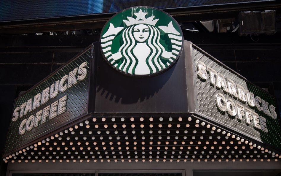 Akcje Starbucksa w górę: wystarczyło zmienić dyrektora
