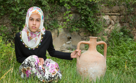 Nastolatki z Turkmenistanu poddawane są testom dziewictwa bez zgody ich rodziców