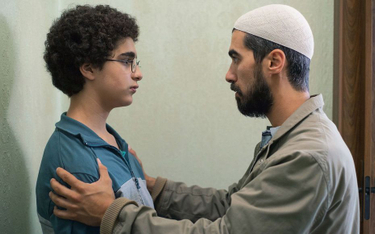 Ahmed (Idir Ben Addi) i Imam Youssouf (Othmane Moumen) w filmie „Młody Ahmed”
