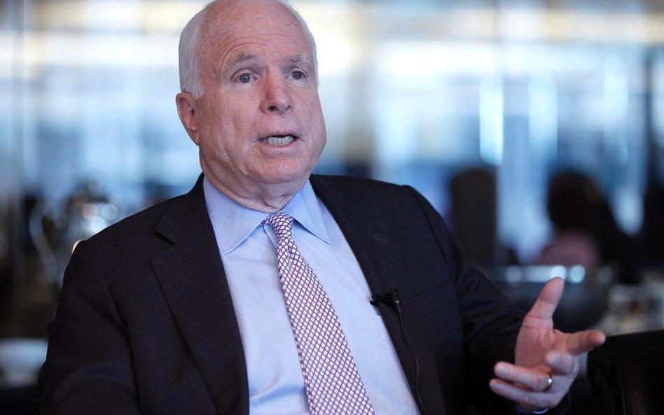 McCain: albo amnestia, albo przegramy wybory