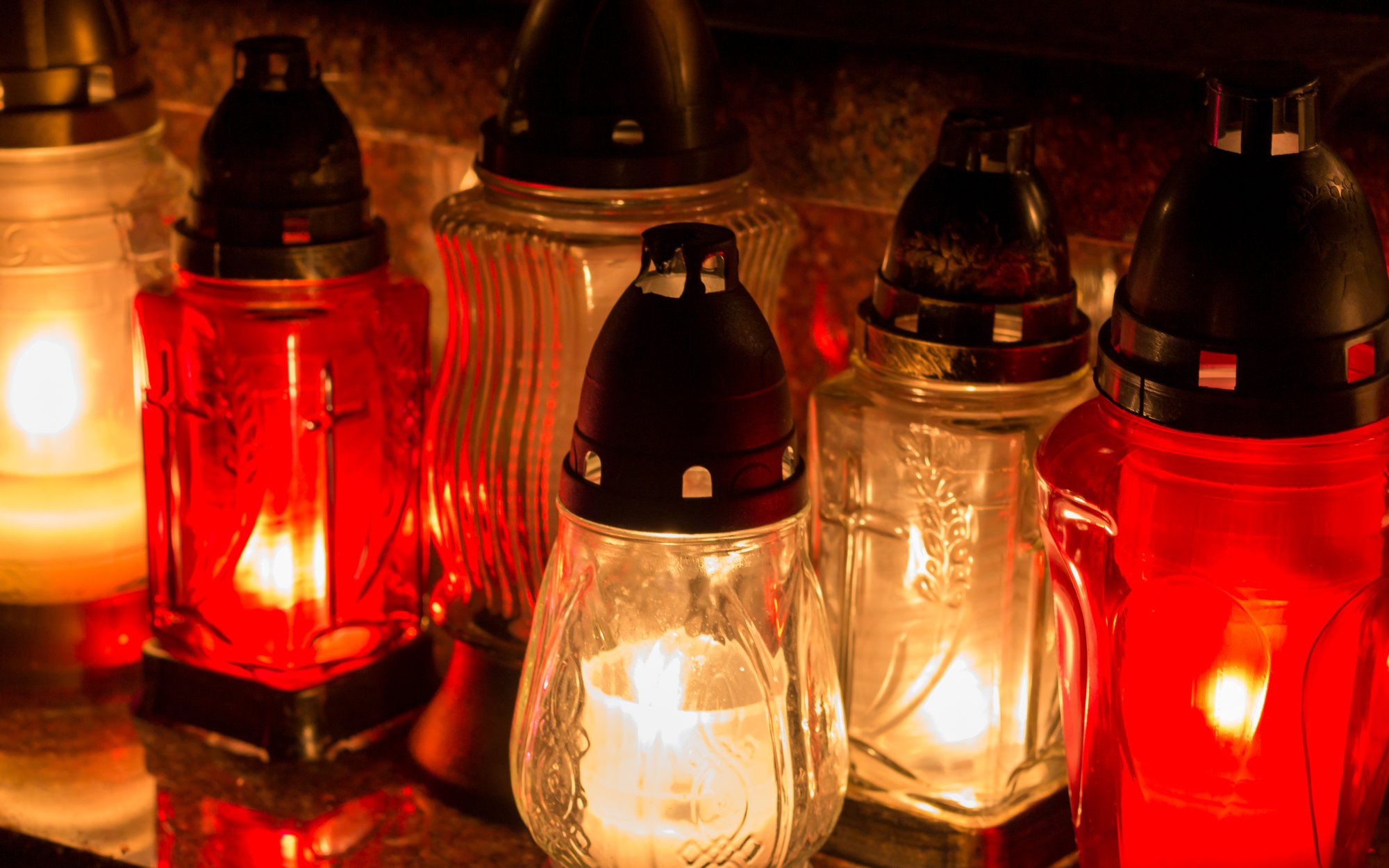 Polska nie ma sobie równych w eksporcie zniczy, ale rośnie nowy konkurent