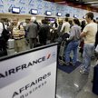 Pasażerowie czekają w kolejce do kas Air France na lotnisku w Rio de Janeiro w dniu katastrofy Airbu