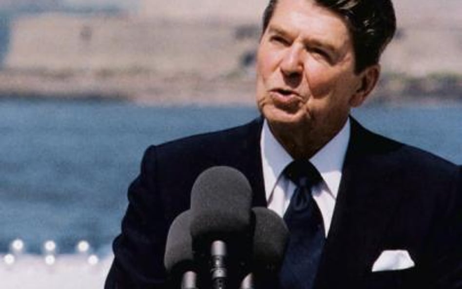 Prezydent Ronald Reagan na długie lata pozostanie symbolem amerykańskiej potęgi gospodarczej i milit