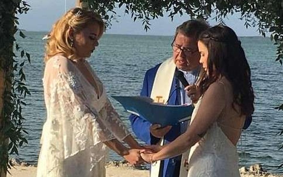 USA: Lesbijka zwolniona z pracy za zdjęcia ze ślubu