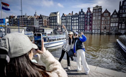 Mieszkańcy Amsterdamu rozżaleni. Odstraszanie turystów nic nie dało