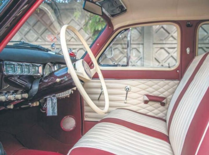 Tu jest jak u Hitchcocka: zaczyna się od trzęsienia ziemi (na sam widok), a potem (po zajrzeniu do w