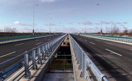 Podczas prac budowlanych przy moście Marii Skłodowskiej-Curie popękał dom stojący w pobliżu. Do dzis