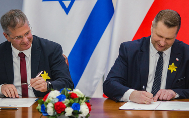 Ministrowie edukacji Polski i Izraela podpisujący deklarację w sprawie wizyt młodzieży izraelskiej w