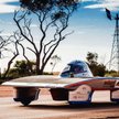 Jechać, ciągle jechać, w stronę słońca… Podczas australijskiego World Solar Challenge napędzane ener