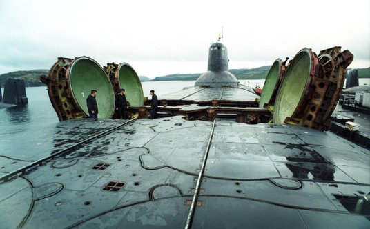 Otwarte wyrzutnie pocisków R-39 na okręcie proj. 941.