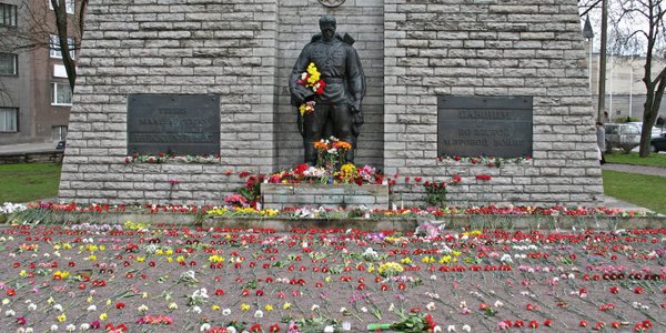 Wojna pędzi światłowodem. Już wiemy, iż cyberprzestrzeń to nowe pole walki