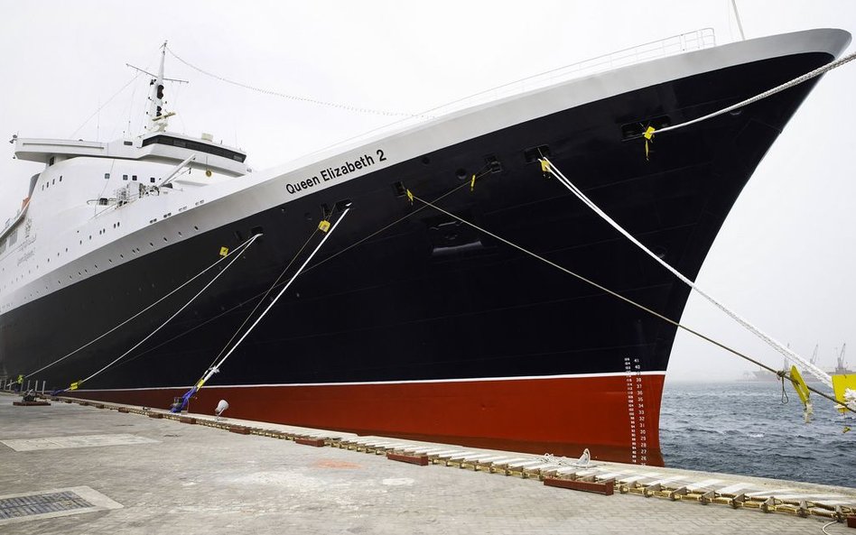 Statek o długości 294 m zostanie zacumowany na stałe w Mina Rashid w Dubaju. W 1967 r. 30 tys. osób 