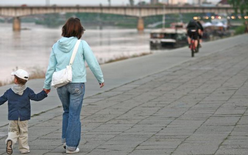 W naszym kraju na 100 kobiet rodzi się tylko 130 dzieci