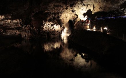 Jaskinie w Han-sur-Lesse w Belgii