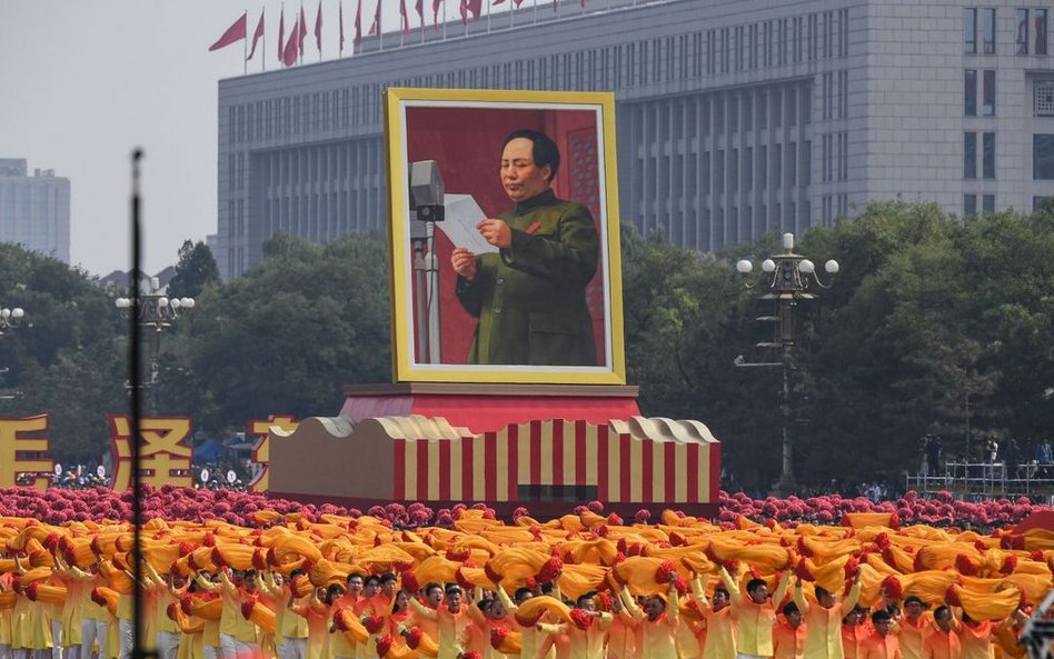Wielki portret Mao Zedonga na Plac Niebiańskiego Spokoju (Tiananmen)