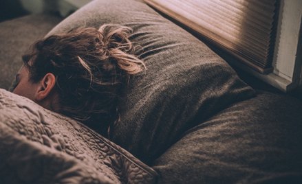 46 procent ankietowanych przedstawicieli generacji Z sygnalizuje częste lub notoryczne problemy z za