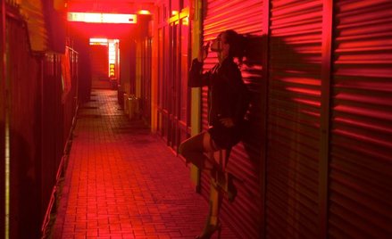 Naganiacze znajdowali kobiety w trudnej sytuacji, mające długi u sutenerów. R. kupowali je głównie z