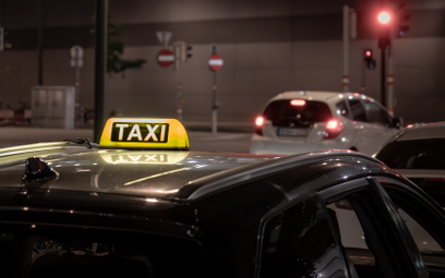 Sąd: ubezpieczyciel zapłaci taksówkarzowi za utracone dochody