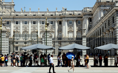 Jedną z atrakcji Madrytu licznie odwiedzaną przez turystów jest Pałac Królewski
