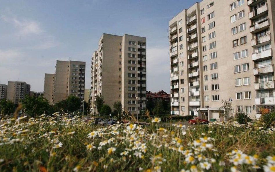 Tanieją duże lokale z płyty