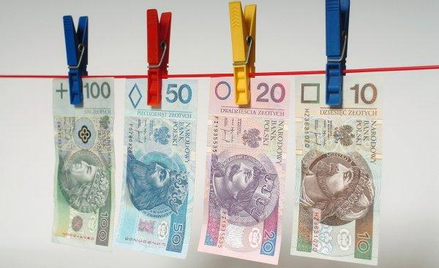 Na słabym złotym zyskują handel i lekarze