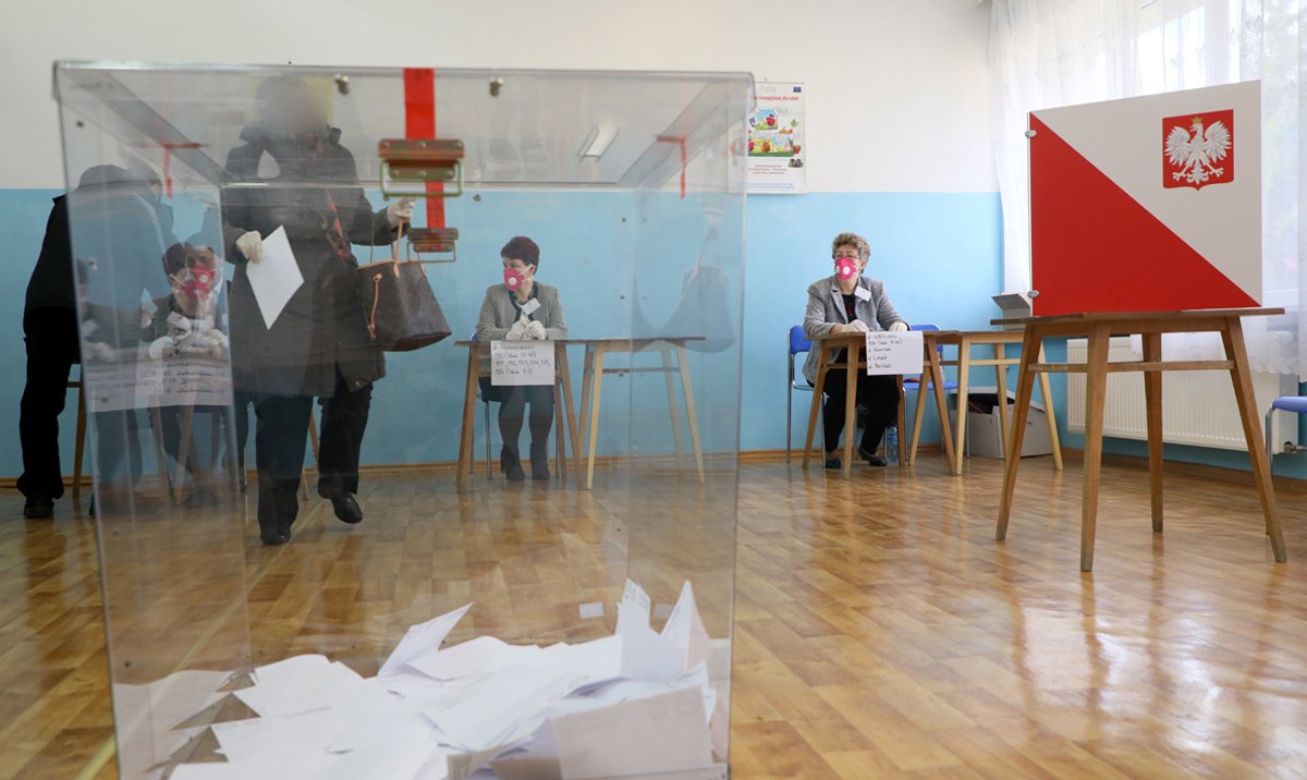 Zasáhne Rusko do parlamentních voleb v Polsku?