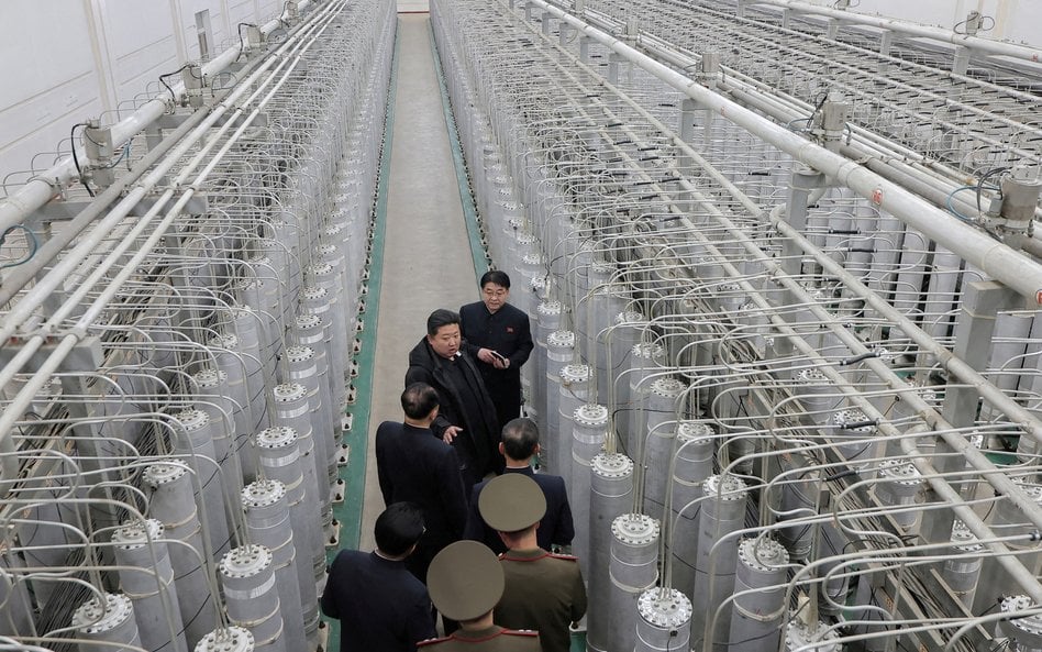 Kim Dzong Un w zakładzie produkcji materiałów jądrowych w nieujawnionym miejscu w Korei Północnej