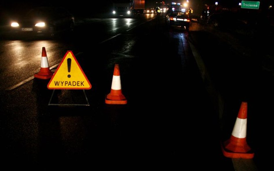 Wielkopolska: Cztery ofiary zderzenia trzech samochodów