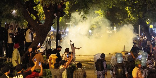 Starcia na ulicach Delhi. Protesty „karaluchów” nie ustają