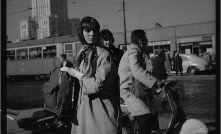 Scenki z Warszawy, 1960, dzięki uprzejmości artysty. Fot. Tadeusz Rolke