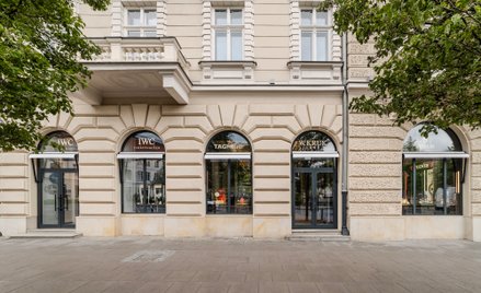 W nowych butikach klienci znajdą między innymi zegarki IWC Schaffhausen, TAG Heuer czy Tudor.