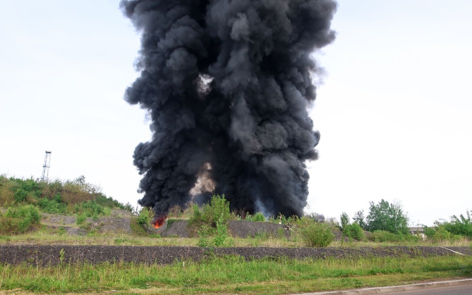 Pożar składowiska materiałów chemicznych w Siemianowicach Śląskich