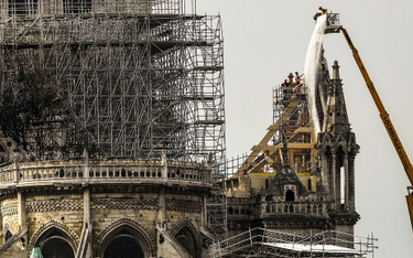 Śledczy: Przyczyną pożaru Notre Dame prawdopodobnie zwarcie elektryczne