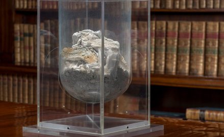 Urna spalonych książek, dwumilionowy obiekt Polony