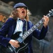 Angus Young, mimo sześćdziesiątki na karku, z każdym utworem grał coraz dynamiczniej
