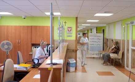 Czy abonament medyczny trzeba doliczyć do wynagrodzenia pracownika