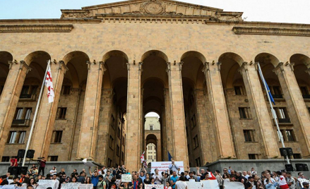 Gruzja: Po protestach w Tbilisi władza zmieni prawo wyborcze?
