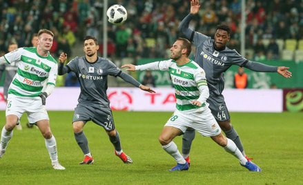 Hit ekstraklasy zawiódł. Remis w meczu Lechia - Legia