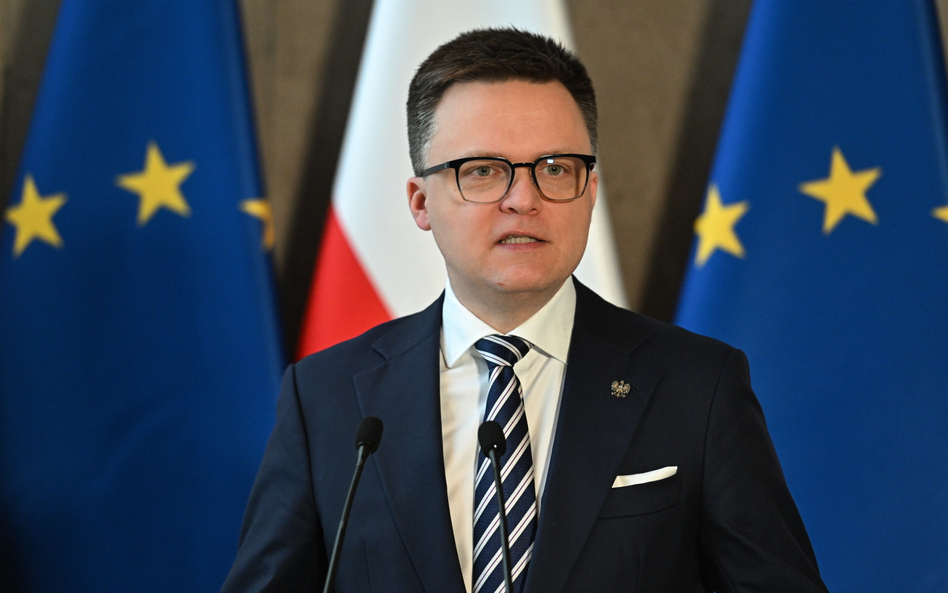 Marszałek Sejmu Szymon Hołownia na briefingu prasowym w Sejmie.