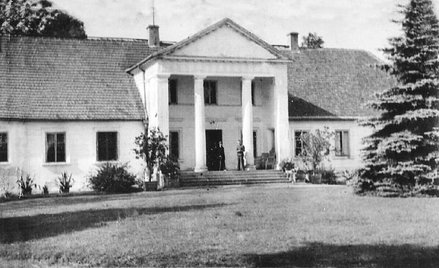 Dwór w Nakielnicy, majątek sędziego Leona Zacherta
