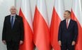Prezydent RP Karol Nawrocki (P) i prezes Trybunału Konstytucyjnego Bogdan Święczkowski (L)