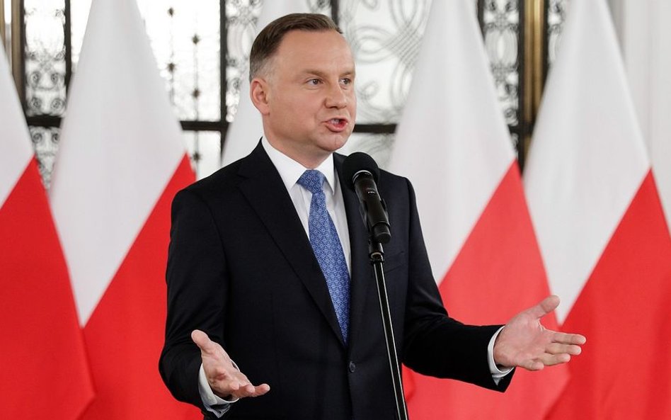 Sondaż: Duda przed Hołownią o włos. Przed Kosiniakiem-Kamyszem i Trzaskowskim niewiele więcej